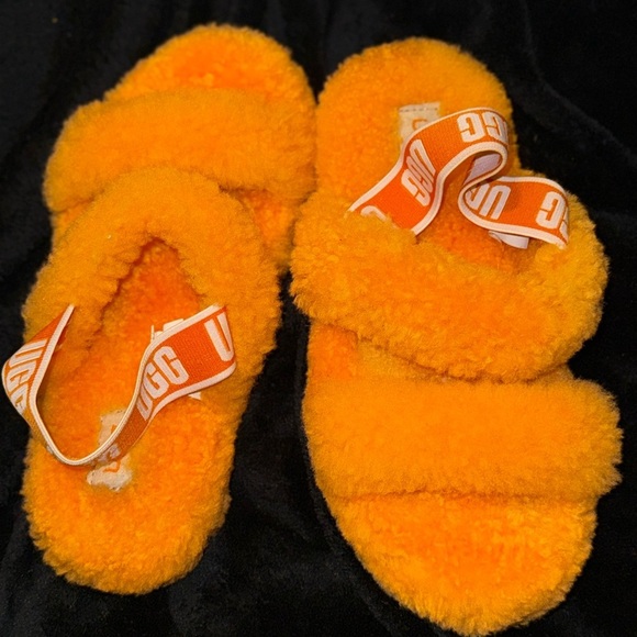 UGG kids Bright Orange Fluffy Slippers Sandal - Picture 2 of 13
